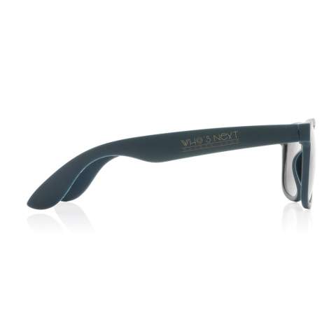 Sunglasses made with RCS certified recycled PP frame. Recycled content of frame is 100%. Total recycled content: 66% based on total item weight. RCS certification ensures a completely certified supply chain of the recycled materials. The lenses are smoky acrylic and conform to EN ISO 12312-1,UV 400 and CAT 3. Packed in an FSC® kraft sleeve.