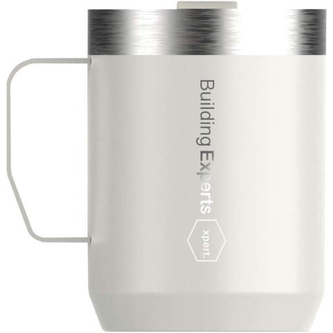 The 236 ml Stanley Everyday camp mug is the perfect companion for your first break of the day. Whether you’re sipping coffee on the patio or enjoying afternoon tea by the fire, it keeps your drink at the ideal temperature for longer. Crafted from recycled stainless steel, it delivers the trusted performance Stanley has been known for since 1913. The Tritan™ drink-thru lid helps prevent spills—simply press it in to secure and enjoy your drink without worrying about splashes. Designed for comfort and durability, it’s ideal for both indoor and outdoor moments of relaxation.