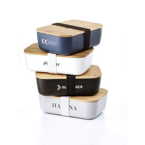 Generously sized lunch box made from PP plastic.  It has a bamboo lid that closes perfectly thanks to the silicone edge on the bottom. An elastic strap ensures that the lid stays in place on the go. Not dishwasher-safe.     NOTE: Due to the natural grains and contours of bamboo, we cannot guarantee consistency in depth/colour of the engraving.