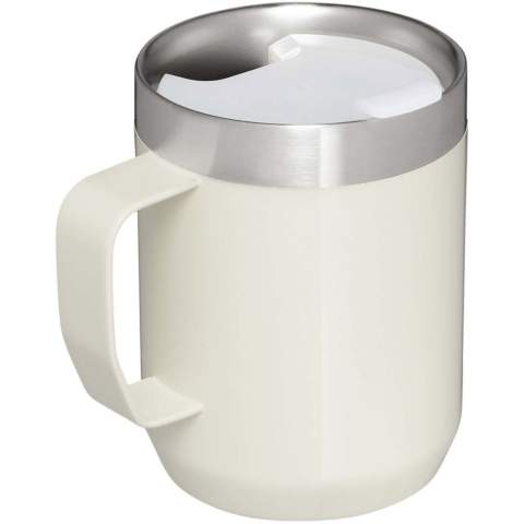 The 236 ml Stanley Everyday camp mug is the perfect companion for your first break of the day. Whether you’re sipping coffee on the patio or enjoying afternoon tea by the fire, it keeps your drink at the ideal temperature for longer. Crafted from recycled stainless steel, it delivers the trusted performance Stanley has been known for since 1913. The Tritan™ drink-thru lid helps prevent spills—simply press it in to secure and enjoy your drink without worrying about splashes. Designed for comfort and durability, it’s ideal for both indoor and outdoor moments of relaxation.