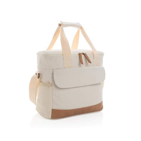 Packen Sie Ihre Lieblingsspeisen oder -getränke in diese schicke Kühltasche! Die große Kühltasche aus recyceltem Canvas bietet Platz für bis zu 20 Dosen. Mit 2 Mesh-Seitentaschen und 1 Fronttasche für zusätzlichen Stauraum sowie mit dekorativen PU-Details. Der AWARE™ Tracer validiert die tatsächliche Verwendung von recyceltem Canvas. Zudem werden 2% des Erlöses jedes verkauften Impact-Produkts werden an Water.org gespendet. Zusammensetzung 60% recycelte Baumwolle und 40% recycelter Polyester. Das Futter aus PEVA.<br /><br />PVC free: true