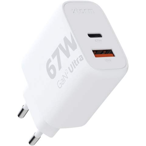 Das 67W GaN² Ultra Wandladegerät ist kompakter und leistungsstärker als je zuvor. Mit seinem kompakten Design und seiner Dual-Port-Funktionalität ist dieses Wandladegerät perfekt für Ihre Reisen, Ihr Büro oder Ihr Zuhause. Um Abfall zu vermeiden und einen Beitrag zu einer nachhaltigeren Zukunft zu leisten, besteht das Ladegerät zu 97 % aus recyceltem Kunststoff. Output: 1 USB-C mit 67 W Leistung und 1 USB-A mit 18 W Schnellladung 3.0. Wird mit einem Benutzerhandbuch geliefert.