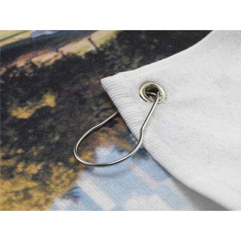 Golfhandtuch mit Ihrem eigenen, einzigartigen Vollfarbdruck. Hergestellt aus 40% Mikrofaser und 60% Baumwolle (400 g/m²). Dieses hochwertige Golfhandtuch ist mit einer Öse mit Karabiner ausgestattet. So können Sie es einfach an Ihre Golftasche hängen und haben das Handtuch beim Golfen sofort zur Hand. Das Handtuch ist leicht und nimmt Feuchtigkeit gut auf. Pro Stück in Cellofan verpackt.