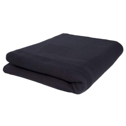 Comfortable fleece blanket. Nice and warm during chilly evenings and handy during summer events. Particularly beautiful with your logo on it as embroidery or a subtle 3D ton sur ton effect with laser.