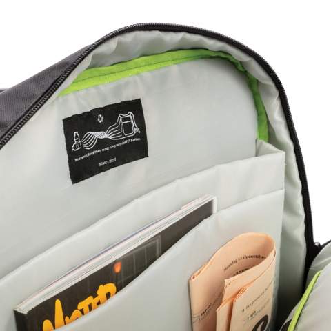 Mit diesem 15.6" Laptop-Rucksack sind Sie immer stylisch unterwegs. Die Fronttasche mit Reißverschluss lässt Sie immer schnell an Ihre Utensilien kommen. Hergestellt aus nachhaltigem RPET und PVC-frei. Außen aus 100% 600D recyceltem Polyester, das Futter aus 100% 210D recyceltem Polyester. Registered design®<br /><br />FitsLaptopTabletSizeInches: 15.6<br />PVC free: true