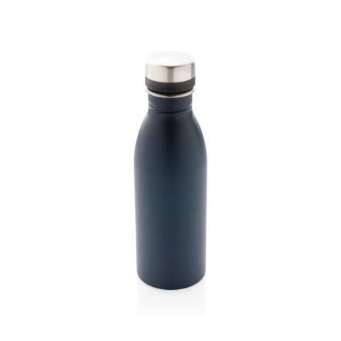 Diese Wasserflasche aus 18/8 Stahl ist ein Leichtgewicht und somit perfekt für den Alltag. Nur für kalte Getränke geeignet. In vielen Farben erhältlich. Die weiß-graue ist PMS Cool Gray 1. Inhalt: 500ml. Nur Handwäsche.