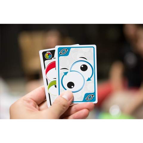 Assano Kartenspiel mit 55 schönen, farbenfrohen Spielkarten aus stabilem 300-Gramm-Karton. Werden Sie alle Ihre Karten als Erster los, wenn Farbe, Zahl oder Symbol Ihrer Karte mit der obersten Karte des Ablagestapels übereinstimmt. Ein Spiel für Jung und Alt. Verpackt in einer Box aus Karton und Zellophan. Mit Vollfarbdruck im eigenen Design auf der Rückseite der Karten und auf der Box. So schaffen Sie ein einzigartiges, personalisiertes Aktionsspiel. Spielregeln im Lieferumfang enthalten.