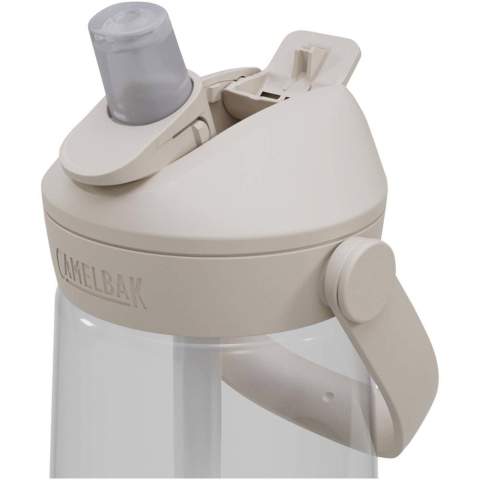 Die Camelbak® Thrive Flip Tritan Renew Wasserflasche ist der Nachfolger der beliebten Camelbak Eddy+ Tritan Renew und wurde entwickelt, um den ganzen Tag über für eine ausreichende Flüssigkeitszufuhr zu sorgen. Sie verfügt über einen Strohhalm und ein neues EasyFlow-Ventil, einen 100 % auslaufsicheren Verschluss und eine Staubschutzkappe. Der weiche, schwenkbare Griff erleichtert das Tragen. Dank ihres Designs passt sie in die meisten Getränkehalter und ist daher ideal für Reisen oder Tageswanderungen. Die gesamte Flasche ist spülmaschinenfest, was eine schnelle und einfache Reinigung ermöglicht. Fassungsvermögen: 750 ml. Hergestellt aus Tritan™ Renew Kunststoff, einem zu 50 % recycelten Material.
