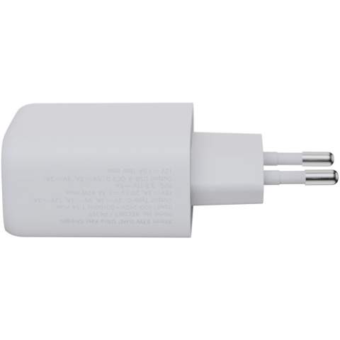 Das 67W GaN² Ultra Wandladegerät ist kompakter und leistungsstärker als je zuvor. Mit seinem kompakten Design und seiner Dual-Port-Funktionalität ist dieses Wandladegerät perfekt für Ihre Reisen, Ihr Büro oder Ihr Zuhause. Um Abfall zu vermeiden und einen Beitrag zu einer nachhaltigeren Zukunft zu leisten, besteht das Ladegerät zu 97 % aus recyceltem Kunststoff. Output: 1 USB-C mit 67 W Leistung und 1 USB-A mit 18 W Schnellladung 3.0. Wird mit einem Benutzerhandbuch geliefert.