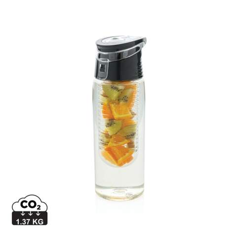 Trendy infuser bottle to flavour your water with your favourite fruit or herbs. The body is made out of tritan material so it is scratch proof and durable. The lid is made out of ABS and has a locking system so you can take your flavoured water wherever you go. Capacity 700 ml.