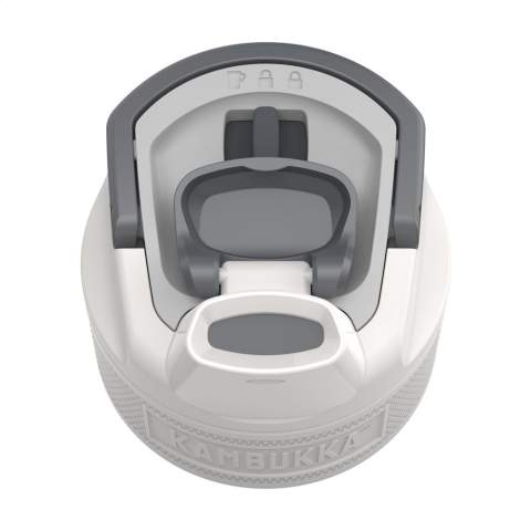 Vacuümgeïsoleerde 18/8 RVS waterfles van het merk Kambukka® • excellente kwaliteit • houdt koude dranken tot 21 uur lang op temperatuur • 3-in-1 dop met 2 drinkposities: even drukken en snel een slok nemen of volledig openen om, zonder knoeien, net zo comfortabel te drinken als uit een mok • gemakkelijk te reinigen dankzij Snapclean®: met één handeling verwijder je het binnenste mechanisme • universele dop: past ook op andere Kambukka® drinkflessen • het deksel is vaatwasserbestendig - de fles met de hand afwassen • handige rubberen grip • antislipbodem • 100% lekvrij • inhoud 600 ml. Het deksel is ontworpen voor het snel drinken van koude dranken en is derhalve niet geschikt voor het drinken van hete en warme dranken.     VOORRAAD INFORMATIE: Tot 1.000 stuks beschikbaar binnen 10 werkdagen. Uitzonderingen voorbehouden.