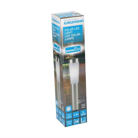 Solarleuchte der Marke Grundig. Ideal als Gartenleuchte, die Sie irgendwo rund um Ihr Haus platzieren können. Diese Lampe verfügt über eine Leuchtdiode mit 2 weißen Power-LEDs und einer Lichtleistung von 4-5 Lumen. Tagsüber lädt sich die Solarlampe mittels Sonnenenergie auf und bei Dunkelheit schaltet sich das Gartenlicht automatisch ein. Sie können diese Solar-Standleuchte problemlos überall in Ihrem Garten aufstellen und so Ihren Garten oder Ihre Terrasse das ganze Jahr über nutzen! Ein/Aus-Taste unter der oberen Abdeckung: Lichtleistung: 4-5 Lumen: Inklusive 1,2V Ni-Mh-Batterie. Pro Stück in einer Verpackung.