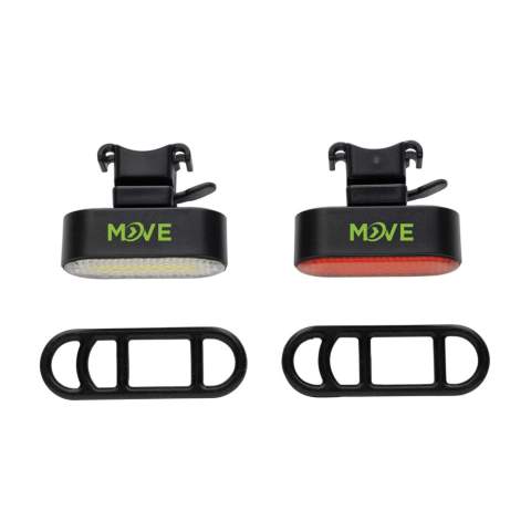 Set d'éclairage de vélo rechargeable par USB en ABS recyclé certifié RCS. Cet ensemble se compose d'un feu avant et d'un feu arrière. La lampe à 1W a une autonomie de 2,5 heures avec une seule charge. Lorsque la lampe est vide, elle peut facilement être rechargée via une entrée type C en 1 heure. Batterie de 400mAh. 60 Lumens. Les lampes ont 5 modes d'éclairage: clignotement fort, moyen, lent, clignotement rapide et respiration. Contenu recyclé total : 43 % sur la base du poids total de l'article. La certification RCS garantit une chaîne d'approvisionnement entièrement certifiée pour les matériaux recyclés. Câble de charge Type C de 120 cm inclus, fabriqué en TPE recyclé certifié RCS. Sans PVC. Emballé dans un emballage sans plastique FSC mix. Etanchéité IPX 4.<br /><br />Lightsource: COB LED<br />LightsourceQty: 9<br />PVC free: true