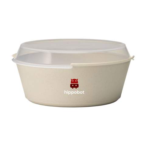 Handliche Kunststoffschale der Marke Circulware. 100% recycelbar. Für Poke Bowls, Salate, Currys und andere Köstlichkeiten geeignet. Mit dem mitgelieferten Deckel verschließbar (nicht luftdicht und nicht auslaufsicher). Stapelbar und daher platzsparend. Eine kluge Wahl, wenn es darum geht, Einwegbehälter für Speisen zum Mitnehmen zu ersetzen. Nicht für den Gefrierschrank geeignet. Mikrowellen- und spülmaschinengeeignet.  Um den Aufdruck zu erhalten, wird Waschen von Hand empfohlen. Fassungsvermögen 1.200 ml.