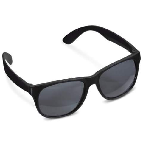 Vrolijk en modieuze zonnebril met gekleurde pootjes en UV400 filter.