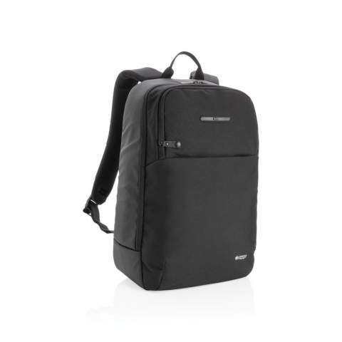 Deze unieke Swiss Peak laptoprugzak met UV-C steriliserend vak heeft een minimalistisch ontwerp en heeft een geïntegreerd UV-C steriliserend extern voorvak, waardoor tot 99,9% van de bacteriën op voorwerpen in het vak wordt verwijderd in 3 minuten. Perfect om bijvoorbeeld uw sleutels en telefoon te ontsmetten terwijl u onderweg bent . De drie UV-C LED-lampjes aan de binnenkant zijn niet giftig en kwikvrij. Het ontwerp zorgt er ook voor dat het UV-C LED-licht automatisch uitgaat wanneer het steriliseer vak wordt geopend via de ritssluiting zodat de gebruiker niet wordt blootgesteld aan het UV-C-licht. De rugzak heeft een laptopvak in het hoofdvak waar een 15,6 inch laptop in past, 2 open vakken en 2 pennenlussen. Mesh gewatteerde achterkant en banden voor comfort. Inclusief micro USB kabel waarmee je een powerbank kunt aansluiten om het UV-C vak op te laden. Buitenkant 600D en 900D PU-gecoat polyester. Interieur 210D polyester. Voldoet aan EN62471. PVC-vrij.<br /><br />FitsLaptopTabletSizeInches: 15.6