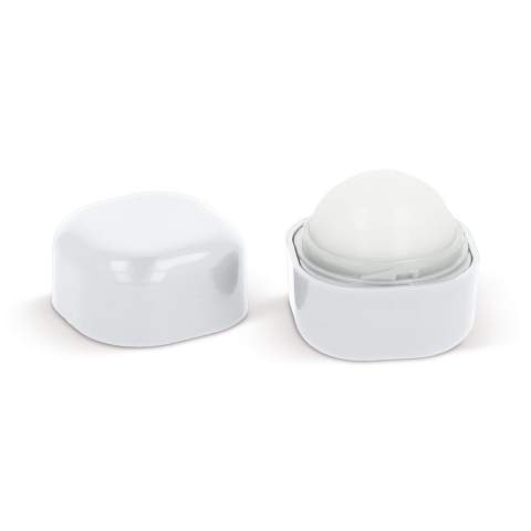 Le baume à lèvres cubique est hydrate et protège vos lèvres. Il contient un écran solaire (SPF15) afin que vos lèvres soient toujours protégées du soleil. Il adoucit et hydrate immédiatement vos lèvres.