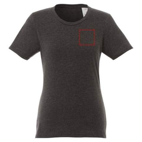 The Heros short sleeve women's t-shirt is perfect for all events. Fitted side seams, shorter sleeves, and a lower neckline have been carefully considered to create a feminine fit and design. Made with 150 g/m² cotton, it is lightweight and comfortable to wear. Additionally, the cotton material is soft to touch and ideal for high quality branding. Thanks to the inside neck label that can be easily removed in two segments the design leaves space for custom interior branding while keeping the size information.  