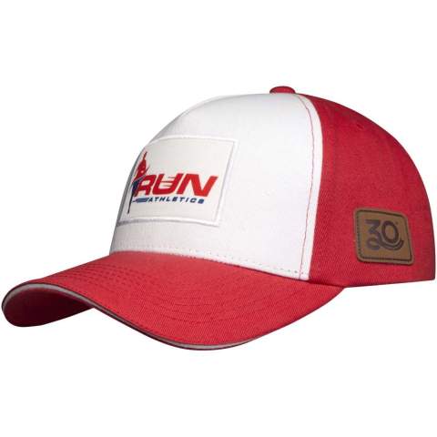 Sample box with 4 caps in different styles: 1 Boston recycled cotton 5 panel cap, 1 Houston recycled cotton 6 panel cap, 1 Arizona recycled cotton 5 panel cap with sandwich visor, and 1 Richmond Aware™ recycled cotton 6 panel cap with sandwich visor.