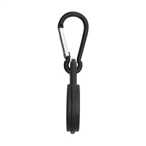 Silikonschlaufe mit Karabinerhaken. Bringen Sie die flexible Schlaufe an Ihrer Wasserflasche an und befestigen Sie sie mithilfe des Karabiners an einem Rucksack oder einer Sporttasche.