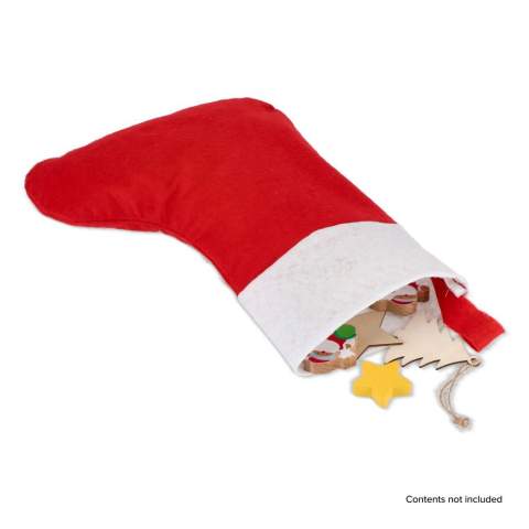 Deze grote vilten kerstsok is perfect om te vullen met traktaties en cadeautjes. Het zachte materiaal en het feestelijke ontwerp maken het een leuke en sfeervolle toevoeging aan je kerstversiering.