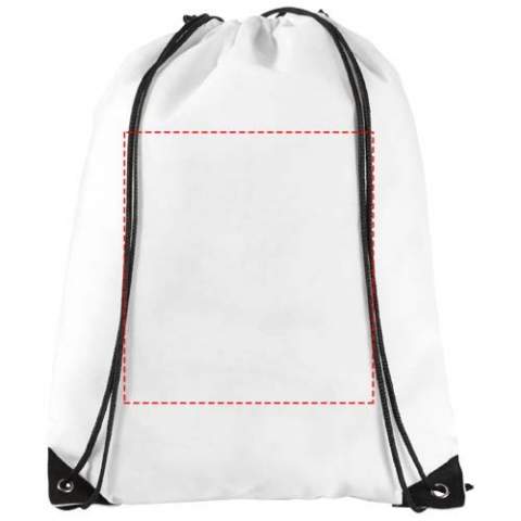 Le sac à dos Evergreen est une excellente option lorsque vous recherchez un sac qui fonctionne bien comme un cadeau facile à manipuler pour promouvoir toute marque ou campagne de marketing. Ce sac à dos léger et économique est doté d'un cordon de serrage qui permet de le porter facilement sur l'épaule ou comme un sac à dos. Le sac est fabriqué en plastique PP de 80 g/m², possède un grand compartiment principal et laisse suffisamment d'espace à l'extérieur pour afficher tout logo ou autre message. 