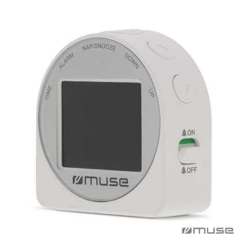 Deze compacte klok is ideaal om mee te nemen op reis. Op het display kun je naast de tijd ook nog eens de datum en temperatuur bekijken.