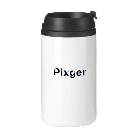 WoW! Mug isotherme à double paroi en acier inoxydable recyclé. Avec paroi intérieure en plastique, couvercle à vis et ouverture à clic. Dessous antidérapant. Ne passe pas au lave-vaisselle. Certifié RCS. Matière recyclée totale : 46%. Capacité 300 ml.     L'inox peut être recyclé de nombreuses fois tout en conservant en grande partie la qualité du matériau. En utilisant de l'acier inoxydable recyclé, on a besoin de moins de nouvelles matières premières. Cela signifie moins de consommation d'énergie et moins d'utilisation d'eau. Un choix responsable. Chaque article est fourni dans une boite individuelle en papier kraft marron.