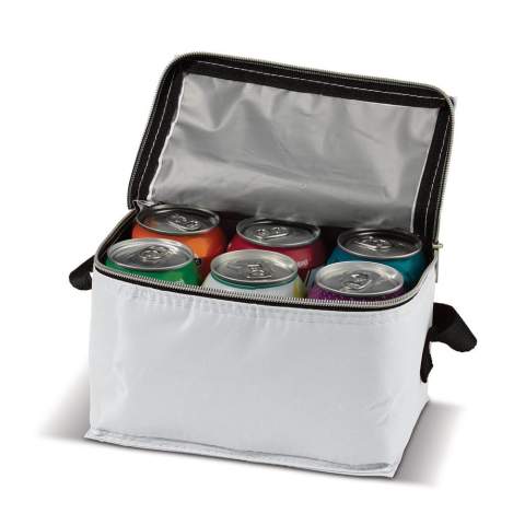 Sac isotherme polyester avec longue anse. Compact et adapté pour y mettre 6 canettes (33cl). Se ferme au moyen d'une fermeture éclair. Un sac isotherme parfait pour les jours d'été.