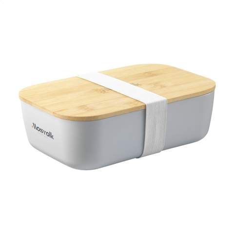 Generously sized lunch box made from PP plastic.  It has a bamboo lid that closes perfectly thanks to the silicone edge on the bottom. An elastic strap ensures that the lid stays in place on the go. Not dishwasher-safe.     NOTE: Due to the natural grains and contours of bamboo, we cannot guarantee consistency in depth/colour of the engraving.