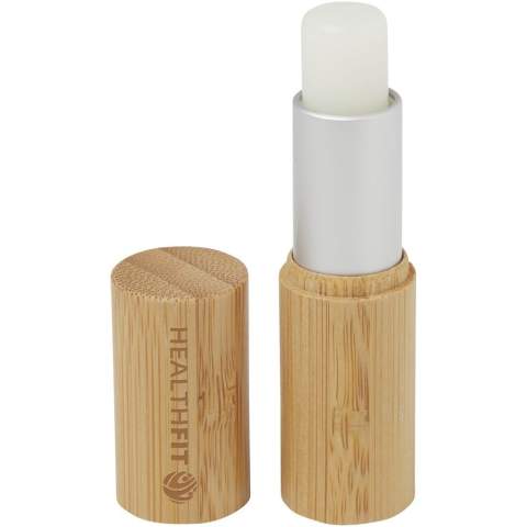 Die Hedon Lippenpflege ist ein Lippenpflegeprodukt, das vor den ultravioletten (UV) Strahlen der Sonne schützt. Sie wurde entwickelt, um den Lippen Feuchtigkeit zu spenden und sie zu schützen. Die Außenhülle wurde aus Bambus gefertigt. Eine gute Wahl für Personen und Unternehmen, die sich für eine nachhaltigere Wahl entscheiden. Vanillegeschmack. Haltbarkeitsdauer: 3 Jahre ab Kaufdatum. Lichtschutzfaktor 15.