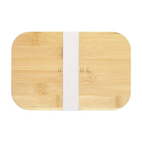 Generously sized lunch box made from PP plastic.  It has a bamboo lid that closes perfectly thanks to the silicone edge on the bottom. An elastic strap ensures that the lid stays in place on the go. Not dishwasher-safe.     NOTE: Due to the natural grains and contours of bamboo, we cannot guarantee consistency in depth/colour of the engraving.