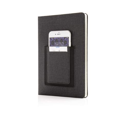 Luxe A5-notebook met telefoonvak en kaartvak. Met 80 vellen/160 crèmekleurige pagina's van 78 g/m2. inclusief bladwijzer.<br /><br />NotebookFormat: A5<br />NumberOfPages: 160<br />PaperRulingLayout: Gelinieerde pagina's
