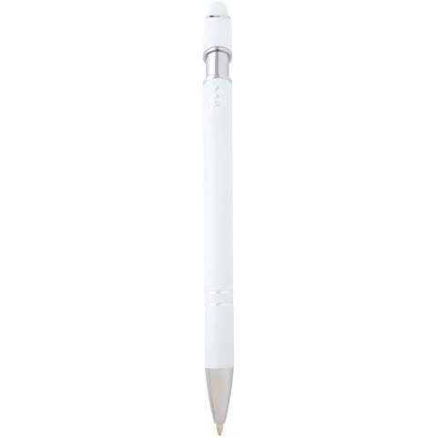 Der Kish Kugelschreiber in Silber hat einen Schaft aus recyceltem Aluminium und einen Stylus aus Silikon. Recyceltes Aluminium reduziert die Menge an Deponiemüll, schont die natürlichen Ressourcen und reduziert die Treibhausgasemissionen. Tintenfarbe: Blau. Schreiblänge: 800 Meter. Schreibspitze: 1 mm.