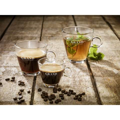 Espresso glass with a contemporary design. Made from high-quality, tempered glass. A timeless shape with a striking handle. Due to its shape and size, this glass fits perfectly in almost any coffee machine. Capacity 100 ml. Made in Italy.
