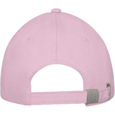 The Darton 6 panel sandwich cap features a pre-curved visor with a stylish sandwich design, offering not only classic aesthetics but also crucial sun protection. The embroidered eyelets ensure optimal ventilation, keeping you cool and composed during outdoor activities. With a head circumference of 58 cm, it promises a comfortable fit for various head sizes. The metal buckle closure allows for easy and secure adjustments. Made from 260 g/m² heavy brushed cotton twill. The ideal accessory for casual outings or outdoor activities.