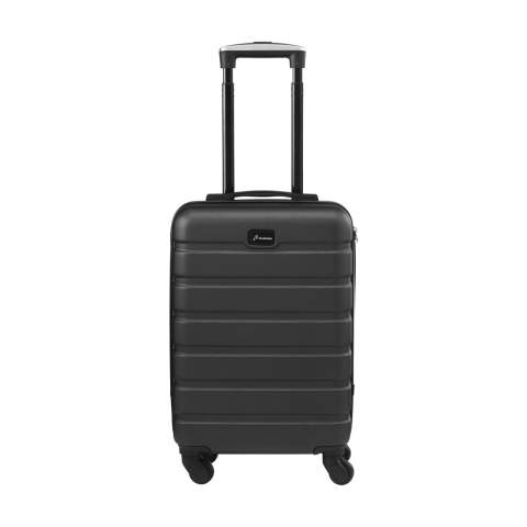 WoW! Trendy, lichtgewicht trolley. De buitenzijde is van 100% GRS-gecertificeerd gerecycled ABS. De binnenzijde is gevoerd met gerecycled 210D polyester. Met ruim hoofdvak, 4 zwenkwielen, uitschuifbare handgreep en cijferslot. GRS-gecertificeerd. Totaal gerecycled materiaal: 52%. Inhoud ca. 30 liter.