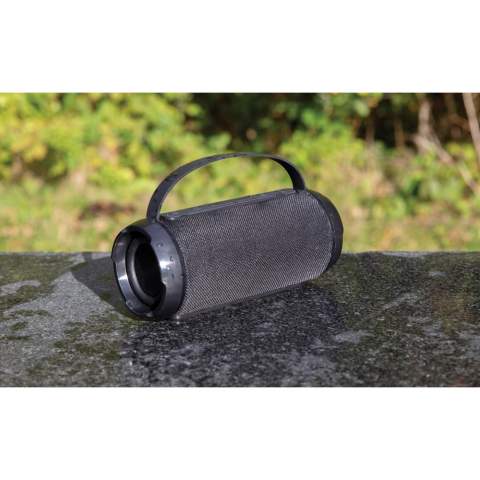 Krachtige draadloze luidspreker van 6W gemaakt met RCS (Recycled Claim Standard) gecertificeerd gerecycled ABS en PET. Totaal gerecycled materiaal: 41 % op basis van het totale gewicht van het item. RCS-certificering zorgt voor een volledig gecertificeerde toeleveringsketen van de gerecyclede materialen. De speaker is IPX 4 waterdicht dus perfect voor buitenactiviteiten zoals een picknick, BBQ, strand of zelfs een poolparty. De speaker is uitgerust met een 1.200 mAh batterij om tot 6 uur speeltijd te garanderen en BT 5.0 voor een vlotte verbinding en helder geluid. Aansluitbereik tot 10 meter. Met microfoon en pick-up functie. Verpakt in FSC mix kraft doos. Inclusief RCS gecertificeerde gerecyclede TPE laadkabel.<br /><br />HasBluetooth: True<br />NumberOfSpeakers: 2<br />SpeakerOutputW: 6.00<br />PVC free: true