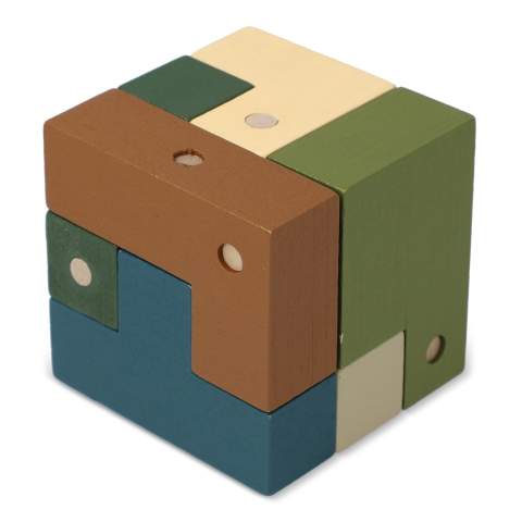 Découvrez le jeu de cube en bois InSideOut ! Ce jeu de réflexion intelligent commence par l'enlèvement de la goupille lâche au milieu, après quoi le cube peut être démonté en plusieurs grandes pièces. Mais attention, les goupilles en bois font de l'assemblage un casse-tête difficile. Avez-vous reconstitué le cube ? Vous disposez alors non seulement d'un bel objet décoratif, mais aussi d'un jeu prêt à relever le prochain défi. Le jeu de cube InSideOut s'adresse aux jeunes et aux moins jeunes et permet de s'amuser tout en faisant travailler ses méninges. Lancez un défi à votre famille et à vos amis : qui est le plus rapide à reconstituer le cube ? Pour une touche personnelle, un logo peut même être imprimé sur l'une des pièces. Un cadeau idéal ou un objet qui attire l'attention à la maison ou au bureau !

