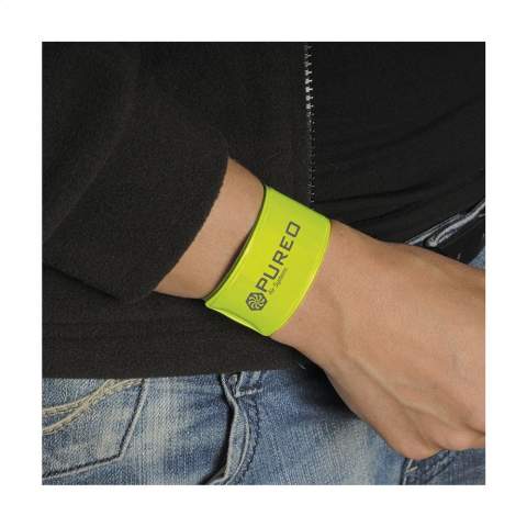 Reflektierendes Klick-Armband aus Kunststoff. Nur Für Werbezwecke.