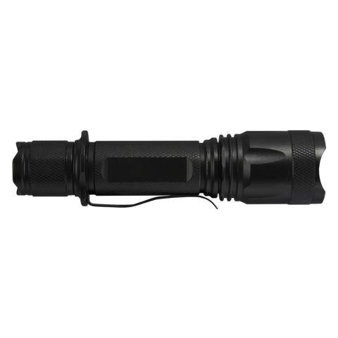 Ne tombez jamais à court de batterie avec cette lampe de poche tactique en aluminium, rechargeable et à haute puissance. Le boîtier solide en alliage d'aluminium noir offre un look tactique, avec une résistance aux chocs de 1 mètre. La lampe de poche est équipée d'un clip de ceinture pour un transport facile, et elle est étanche aux éclaboussures grâce à son indice IPX4. La LED de 5 W génère 300 lumens pendant 3 heures, et a une distance de faisceau de 200 mètres avec 5 modes d'éclairage différents : fort, moyen, faible, stroboscopique et SOS. La puissance élevée provient d'une batterie au lithium intégrée d'une capacité de 2 000 mAh. La lampe de poche a une taille de 14,5 x 3,4 cm et ne pèse que 170 grammes. Livrée avec un manuel d'instructions et emballé dans un coffret cadeau en carton recyclé d'une taille de 17,5 x 6 x 4 cm. La gravure au laser sur le corps en aluminium est recommandée.

