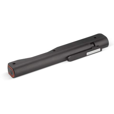 Praktische Lampe im Taschenlampen Format. Mit innovativer COB-Technologie, wobei mehrere LED´s zu einem hellen Licht gebündelt werden. Mit Hilfe des Magneten am Clip, lässt sie sich leicht befestigen.