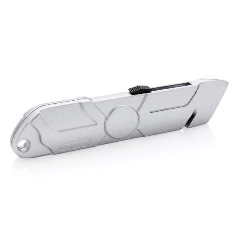 Heavy duty cutter made out of zinc alloy. WIth sliding button to make sure the knife is always retracted after usage. Including one extra 11-921 refill blade that is kept inside the body of the knife. Blades made of stainless steel.