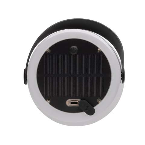 Lampe de table à LED en ABS recyclé certifié RCS, avec une batterie de 1200 mAh et panneau solaire. Contenu recyclé total : 71% sur la base du poids total de l'article. La certification RCS garantit une chaîne d'approvisionnement entièrement certifiée pour les matériaux recyclés.  Il suffit de la recharger via votre prise USB et le port de type C intégré. Câble de charge de 80 cm inclus. Temps de charge par câble : 3 heures. 10 heures en plein soleil permettent de travailler pendant 3 à 4 heures. Durée de fonctionnement à pleine charge : 20 heures. Étanchéité IPX 4.<br /><br />Lightsource: LED<br />LightsourceQty: 1<br />PVC free: true