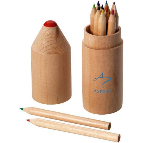 Set van 12 kleurpotloden in houten potloodvormige koker. Decoratie is niet mogelijk op de losse onderdelen.