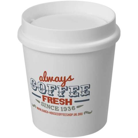 Americano® Switch 200 ml Einwandiger Becher. Der innovative 360°-Deckel ermöglicht es Ihnen, von jeder Seite des Bechers zu trinken, und verstärkt das Aroma Ihres gewählten Getränks. Der Deckel und der Becher sind silikonfrei, spülmaschinenfest, mikrowellengeeignet und BPA-frei. Als Teil der Americano® Switch-Familie können Sie Ihren Becher durch Hinzufügen eines Deckels und eines Griffs nach Belieben individuell gestalten. Hergestellt in UK. Verpackt in einem recycelten PE-Kunststoffbeutel.
