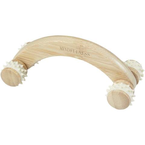 Le masseur en bambou Volu est spécialement conçu pour masser les bras, les jambes, les fesses, les cuisses, la taille et l'abdomen. Il libère la tension musculaire, améliore la circulation sanguine, réduit la névralgie, élimine la fatigue et aide à garder les muscles en bonne santé. Le bambou utilisé est sélectionné et produit selon des normes durables.