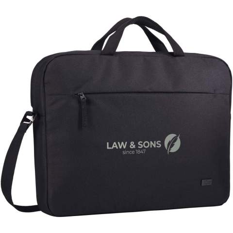 Die Cases Logic Invigo-Laptoptasche bietet gepolsterten Stauraum für einen Laptop und ein Tablet sowie weitere durchdachte Funktionen für den täglichen Gebrauch. Die Tasche besteht aus 100 % recyceltem 600D-Polyester und einem 150D-Polyesterfutter. Ausgestattet mit einem gepolsterten 15,6"-Laptopfach und einer 12,9"-Tablethülle. Das Innere ist mit Organisationsfächern ausgestattet und auf der Vorderseite befindet sich ein Reißverschlussfach für kleine Gegenstände wie Schlüssel. In der Tasche auf der Rückseite sind wichtige Dinge wie Reisepass oder Brieftasche versteckt, aber dennoch schnell zur Hand. Außerdem verfügt die Tasche über einen Gepäckgurt, mit dem sie mühelos an Rollgepäck befestigt werden kann.