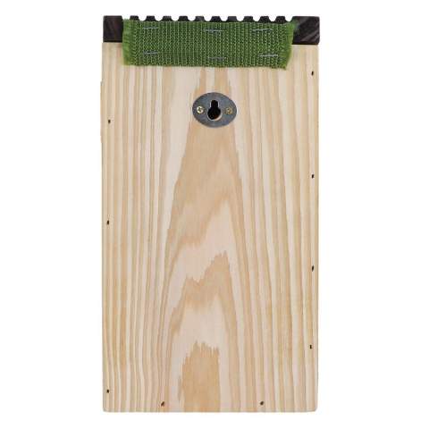 Turn your garden in a bird paradise with this rustic nesting box. With the 30mm opening it is suitable for small garden birds including Great Tits and Tree Sparrows. 15mm board for insulation and slotted base for drainage. The wood used for this item is FSC certified and comes from sustainable resources.