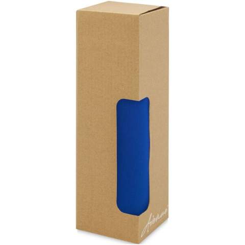 Single-walled borosilicate glass bottle with neoprene protective sleeve. Features a screw-on lid with bamboo top, as well as a handle for easy carrying. The bottle is made from 100% durable borosilicate glass which conserves the freshness of the beverage, and it does not contain any harmful chemicals. BPA-free, tested and approved under German Food Safe Legislation (LFGB). Tested and approved for phthalates content according to REACH regulations. The bamboo used is from sustainable, environmentally and socially responsible sources. Volume capacity is 660 ml. By removing the neoprene sleeve and lid the bottle is dishwasher safe. Presented in a recycled cardboard gift box.